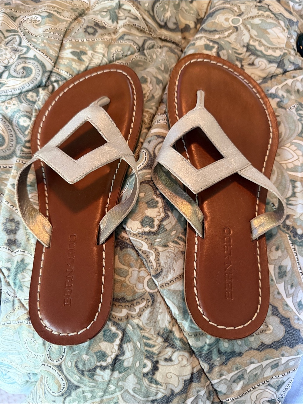 Bernardo Silver Leather Thong Sandals with Diamond Cut Strap